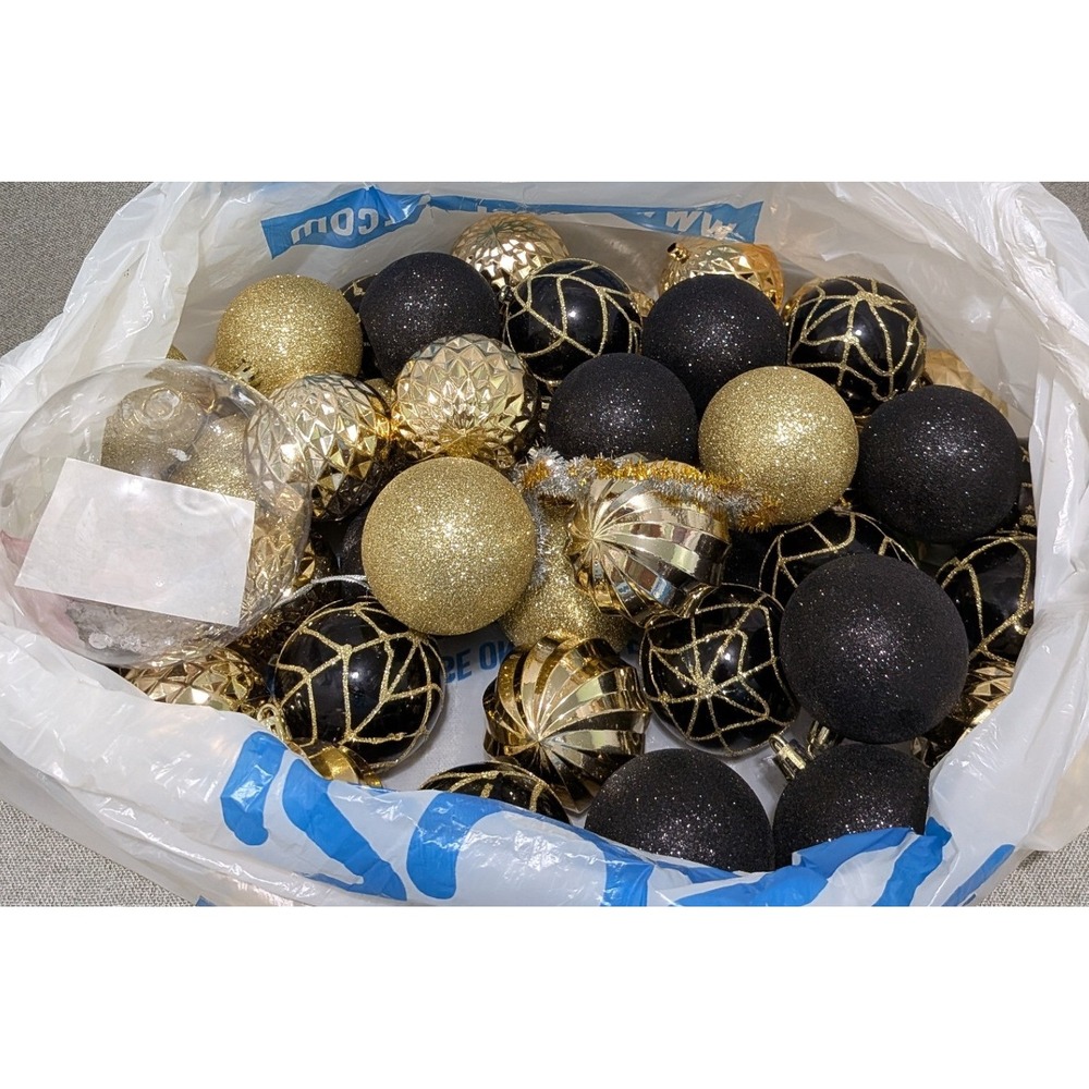 Christmas Ornaments Unisex OS Black Gold Excellent Shatterproof Lot